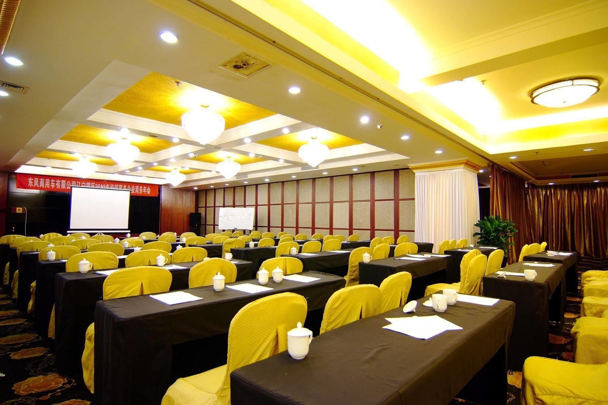 The Royal Fortune Hotel Shenyang Extérieur photo